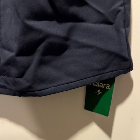 Halara Charcoal V-Neck Scrub Top - Picture 3 of 4